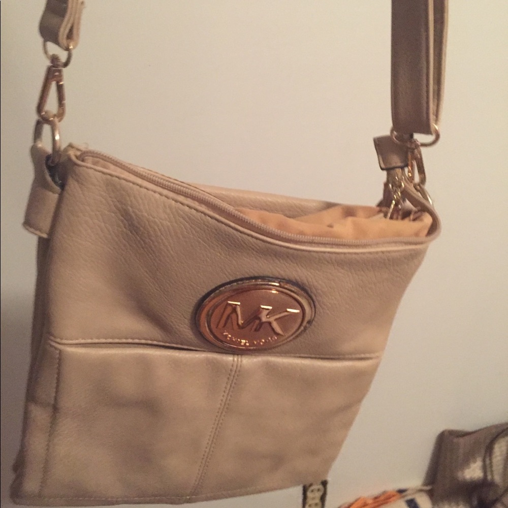 Purses - Picture 3 of 5